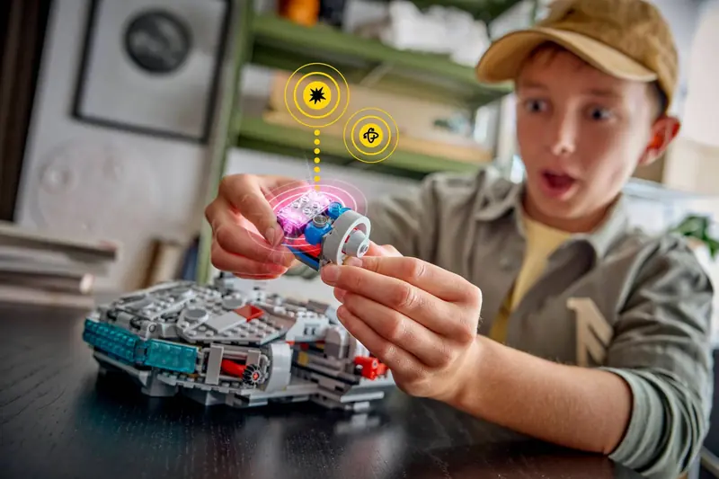 LEGO 75426 SMART Play: Sokół Millennium zdjęcie 11