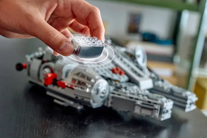 LEGO 75426 SMART Play: Sokół Millennium zdjęcie 13