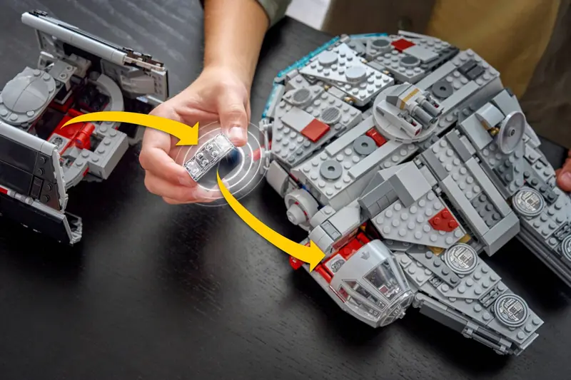 LEGO 75426 SMART Play: Sokół Millennium zdjęcie 14