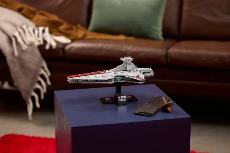 LEGO 75441 Krążownik szturmowy typu Venator zdjęcie 7