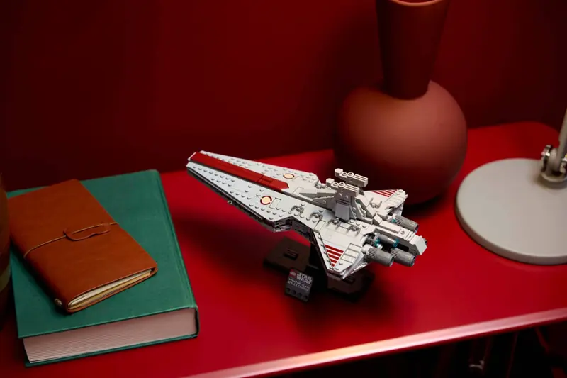 LEGO 75441 Krążownik szturmowy typu Venator zdjęcie 8