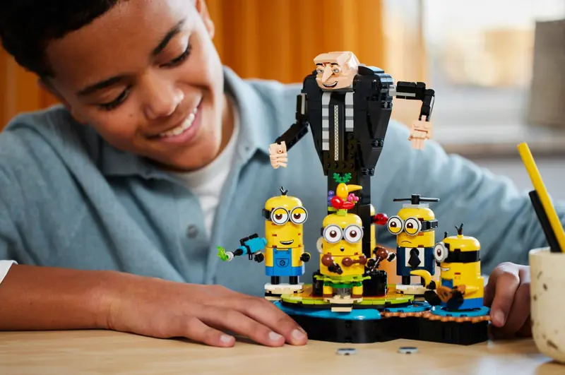 LEGO 75582 Gru i minionki z klocków zdjęcie 6