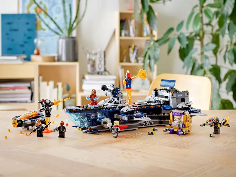 LEGO 76153 Avengers Lotniskowiec zdjęcie 9