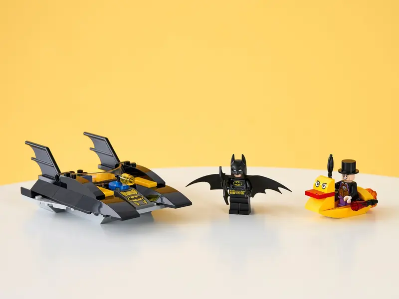 LEGO 76158 Pościg Batłodzią za Pingwinem zdjęcie 8