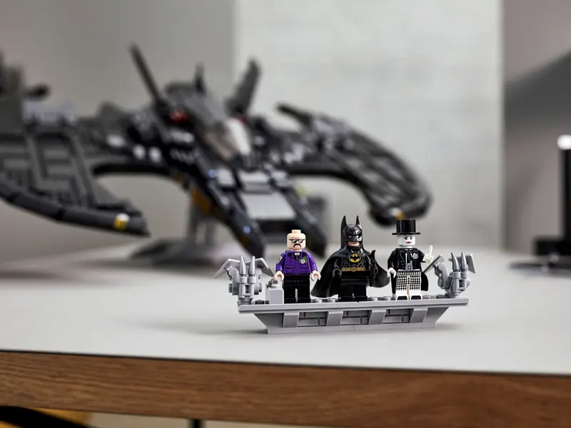 LEGO 76161 Batwing z 1989 roku​ zdjęcie 16