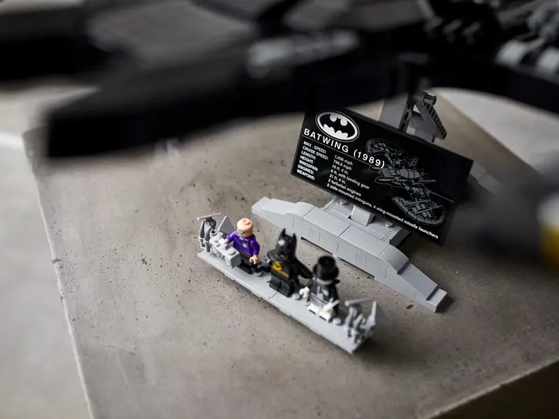 LEGO 76161 Batwing z 1989 roku​ zdjęcie 20