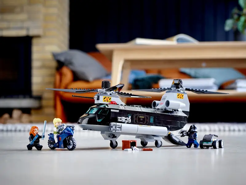 LEGO 76162 Czarna Wdowa i pościg helikopterem zdjęcie 11