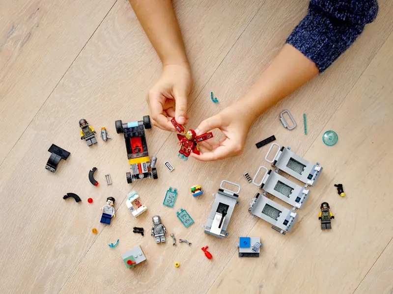 LEGO 76167 Zbrojownia Iron Mana zdjęcie 7