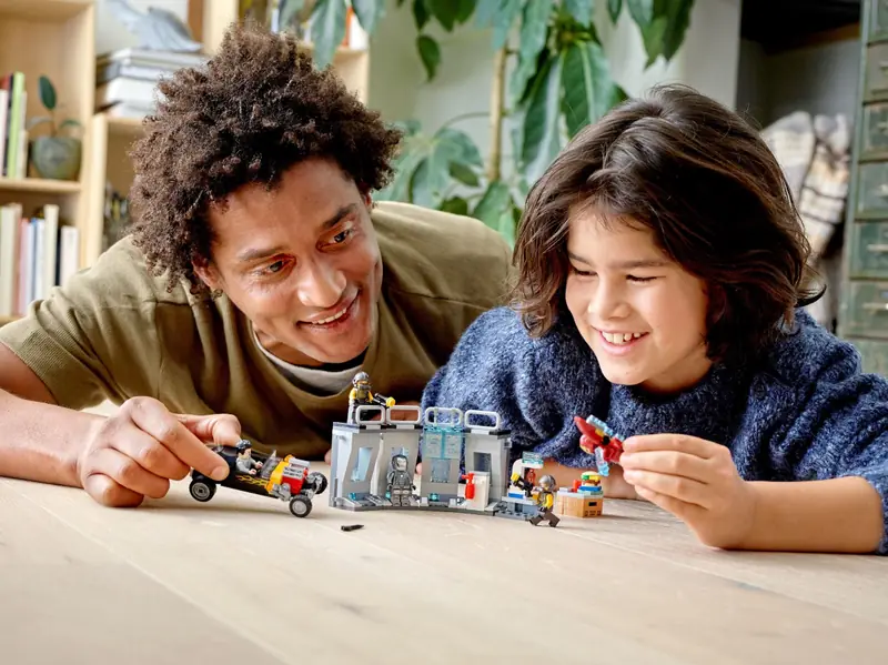 LEGO 76167 Zbrojownia Iron Mana zdjęcie 8