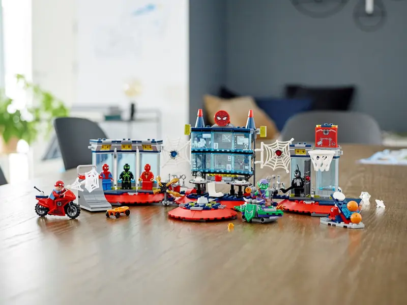 LEGO 76175 Atak na kryjówkę Spider-Mana zdjęcie 9
