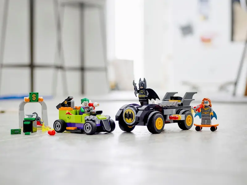 LEGO 76180 Batman kontra Joker: pościg Batmobilem zdjęcie 9