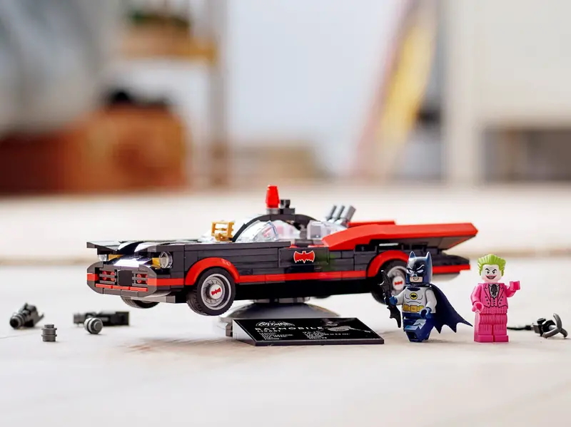 LEGO 76188 Klasyczny serial telewizyjny Batman - Batmobil zdjęcie 9