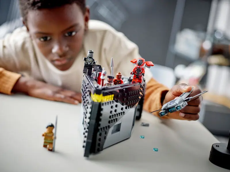 LEGO 76214 Czarna Pantera: wojna na wodzie zdjęcie 8