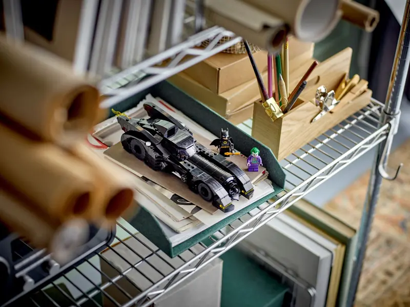 LEGO 76224 Batmobil: Pościg Batmana za Jokerem zdjęcie 7