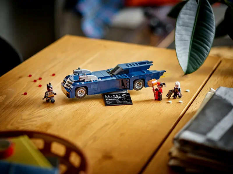 LEGO 76274 Batman z batmobilem kontra Harley Quinn i Mr. Freeze zdjęcie 7