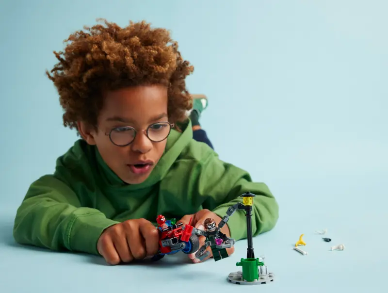 LEGO 76275 Pościg na motocyklu: Spider-Man vs. Doc Ock zdjęcie 7