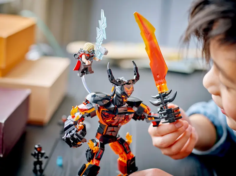 LEGO 76289 Thor kontra figurka konstrukcyjna Surtura zdjęcie 4