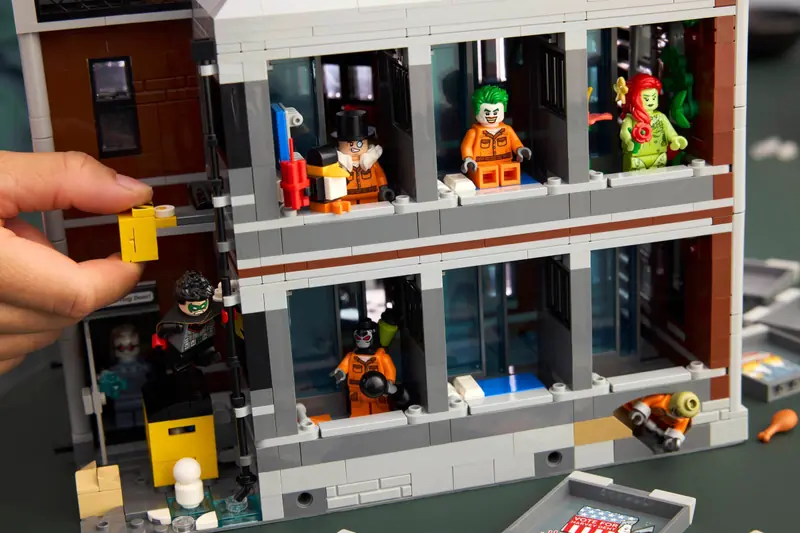 LEGO 76300 Arkham Asylum zdjęcie 15