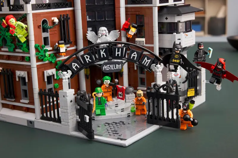 LEGO 76300 Arkham Asylum zdjęcie 16