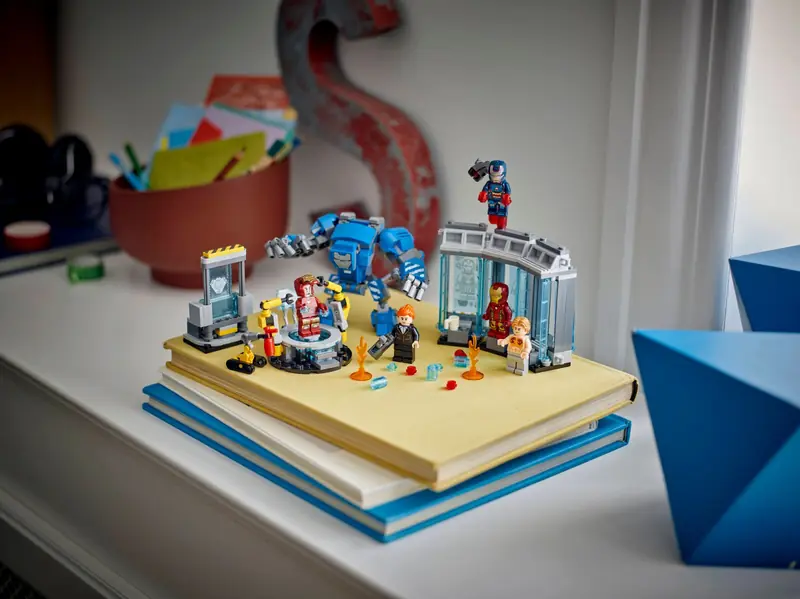 LEGO 76315 Laboratorium Iron Mana: Zbrojownia zdjęcie 12