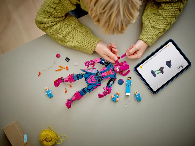 LEGO 76316 Figurka Fantastycznej Czwórki kontra Galactus zdjęcie 8