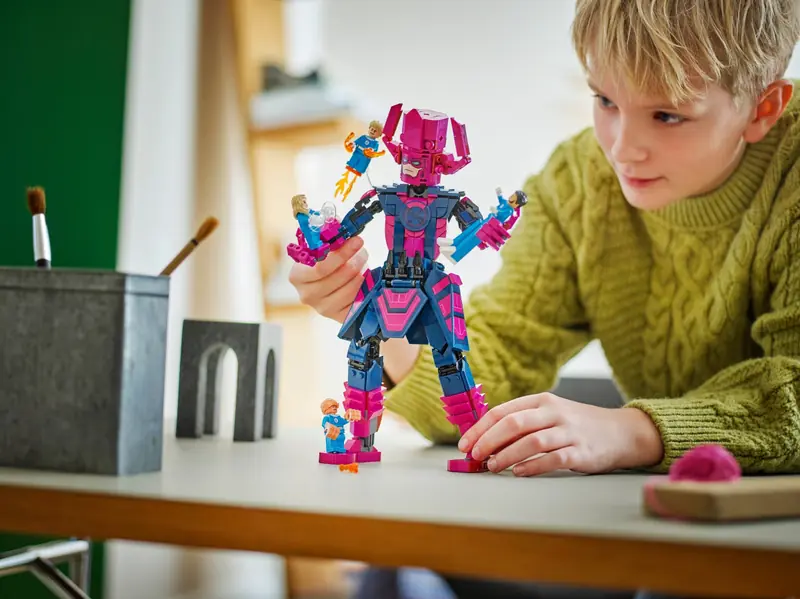 LEGO 76316 Figurka Fantastycznej Czwórki kontra Galactus zdjęcie 10