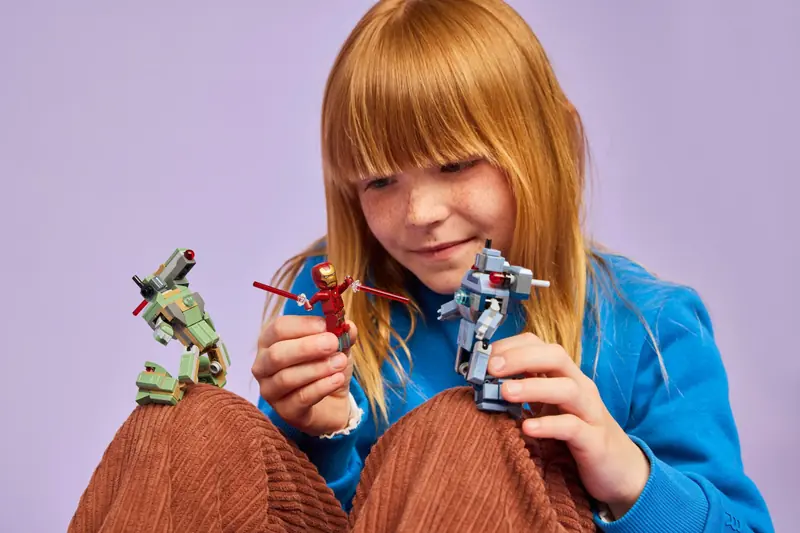 LEGO 76320 Iron Man i War Machine kontra drony Hammera zdjęcie 10