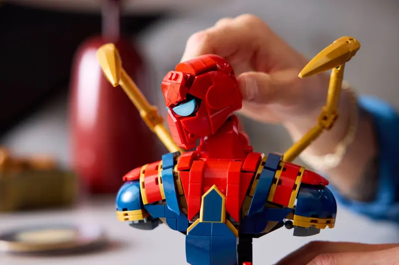 LEGO 76326 Popiersie Iron Spider-Mana zdjęcie 7