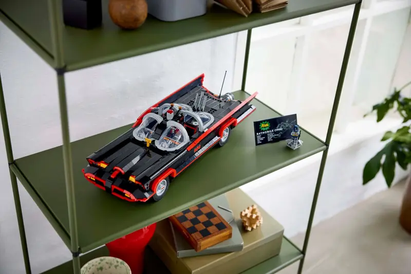 LEGO 76328 Klasyczny serial telewizyjny Batman - Batmobil zdjęcie 5