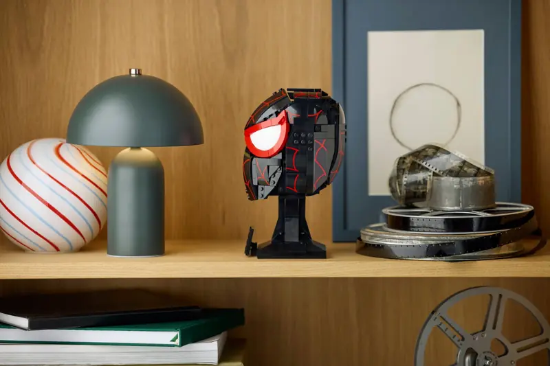 LEGO 76329 Maska Milesa Moralesa zdjęcie 7
