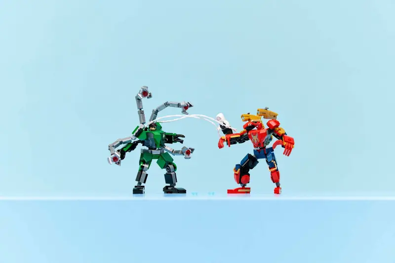 LEGO 76338 Bitwa mechów: Spider-Man kontra Doc Ock zdjęcie 11
