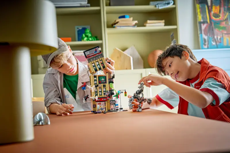 LEGO 76342 Spider-Man kontra Mysterio: Daily Bugle zdjęcie 24