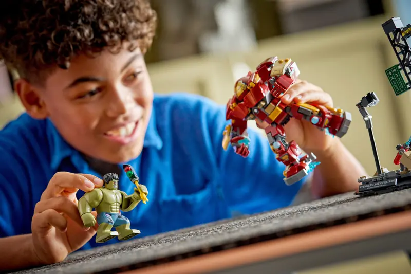 LEGO 76343 Epicka bitwa: Hulkbuster kontra Hulk zdjęcie 11
