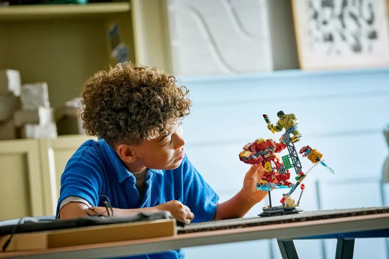 LEGO 76343 Epicka bitwa: Hulkbuster kontra Hulk zdjęcie 14