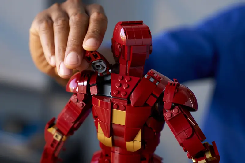 LEGO 76344 Iron Man Mark 3 - edycja kolekcjonerska zdjęcie 4