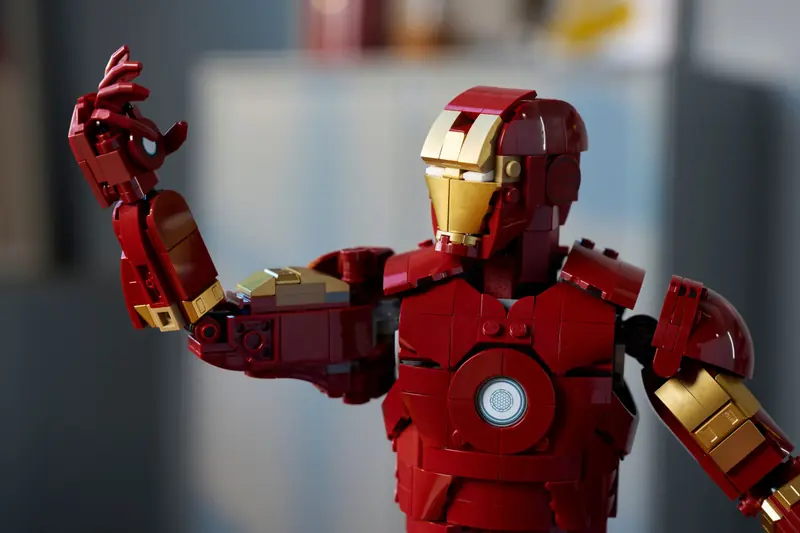 LEGO 76344 Iron Man Mark 3 - edycja kolekcjonerska zdjęcie 6