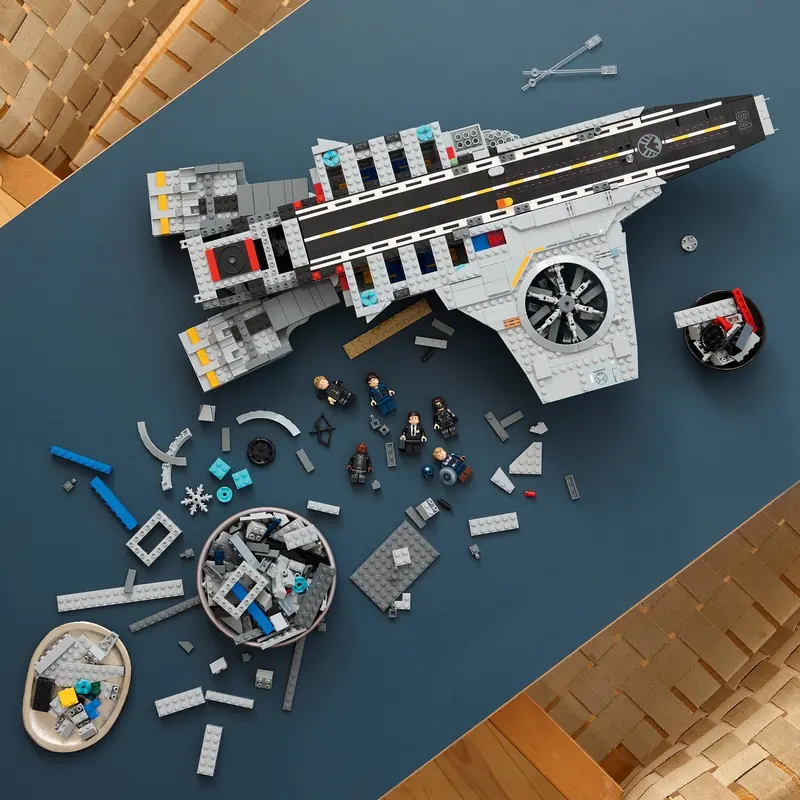 LEGO 76354 Lotniskowiec T.A.R.C.Z.Y. zdjęcie 13