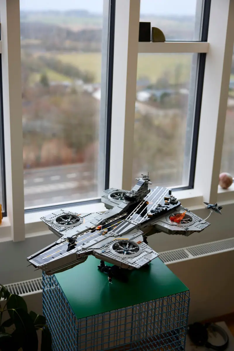 LEGO 76354 Lotniskowiec T.A.R.C.Z.Y. zdjęcie 15