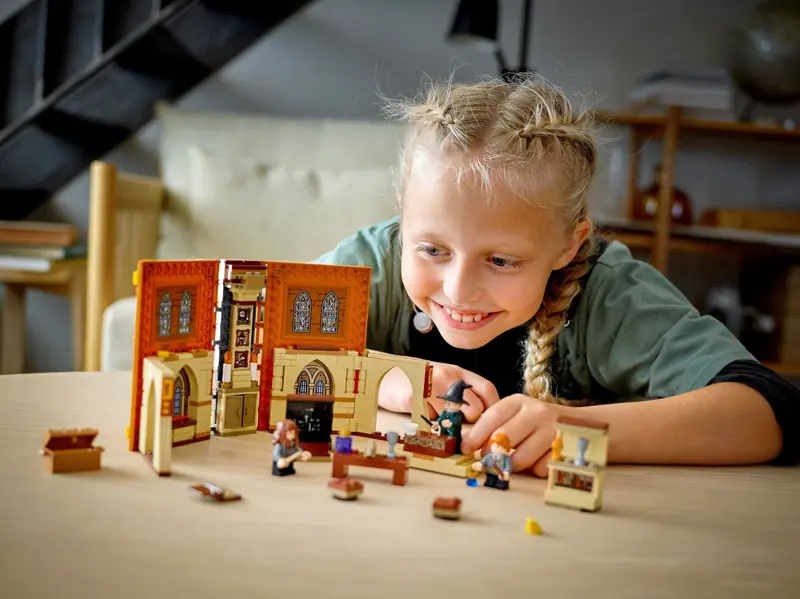 LEGO 76382 Chwile z Hogwartu: zajęcia z transmutacji zdjęcie 11