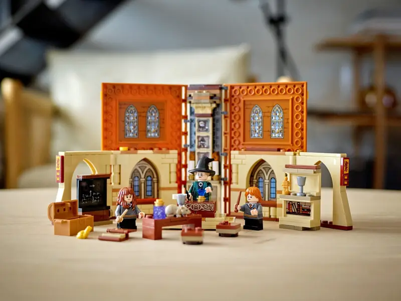 LEGO 76382 Chwile z Hogwartu: zajęcia z transmutacji zdjęcie 12