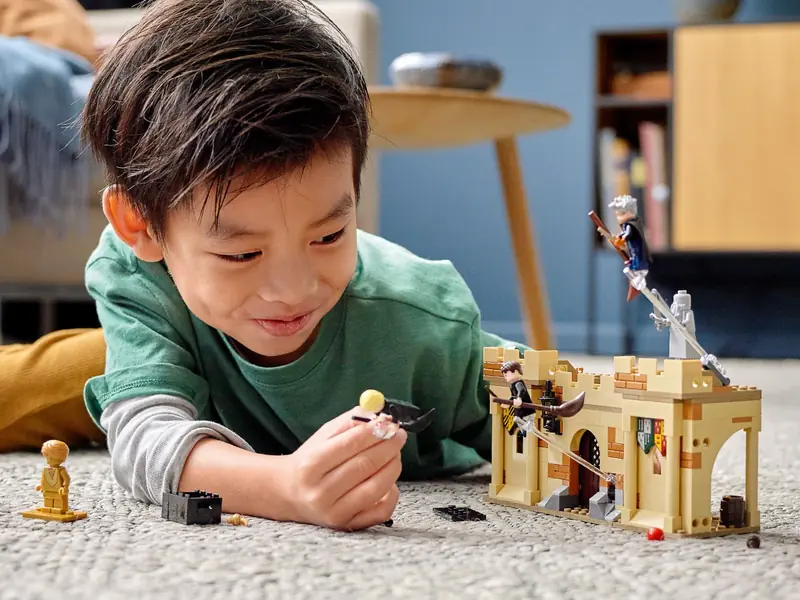 LEGO 76395 Hogwart: Pierwsza lekcja latania zdjęcie 13
