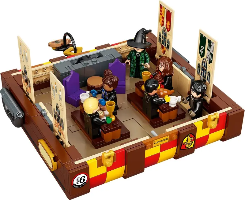 LEGO 76399 Magiczny kufer z Hogwartu zdjęcie 6