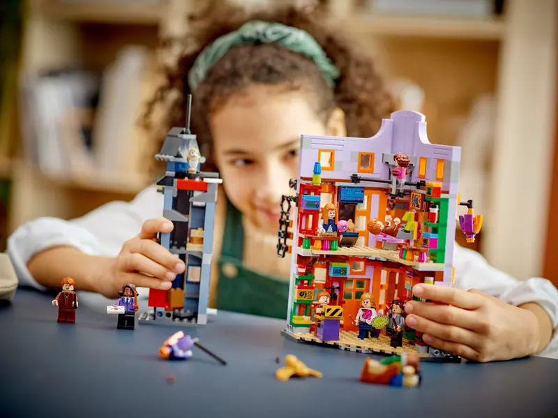 LEGO 76422 Ulica Pokątna: Magiczne dowcipy Weasleyów zdjęcie 8