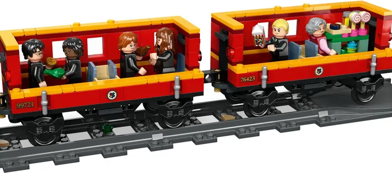 LEGO 76423 Ekspres do Hogwartu i stacja w Hogsmeade zdjęcie 4