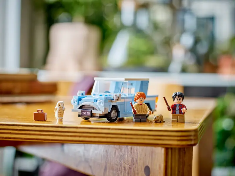 LEGO 76424 Latający Ford Anglia zdjęcie 9
