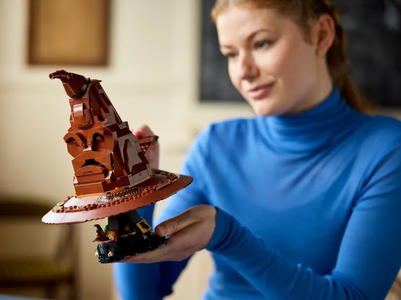 LEGO 76429 Mówiąca Tiara Przydziału zdjęcie 6