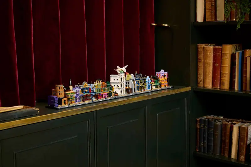 LEGO 76444 Magiczne sklepy na Ulicy Pokątnej zdjęcie 11