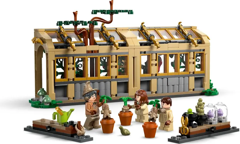 LEGO 76445 Zamek Hogwart: zajęcia z zielarstwa zdjęcie 7