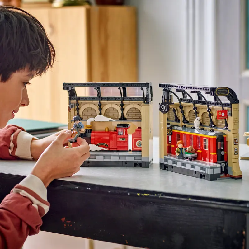 LEGO 76450 Book nook: Ekspres do Hogwartu zdjęcie 11
