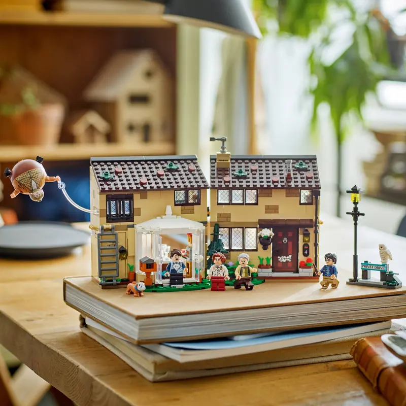 LEGO 76451 Privet Drive: Wizyta ciotki Marge zdjęcie 7
